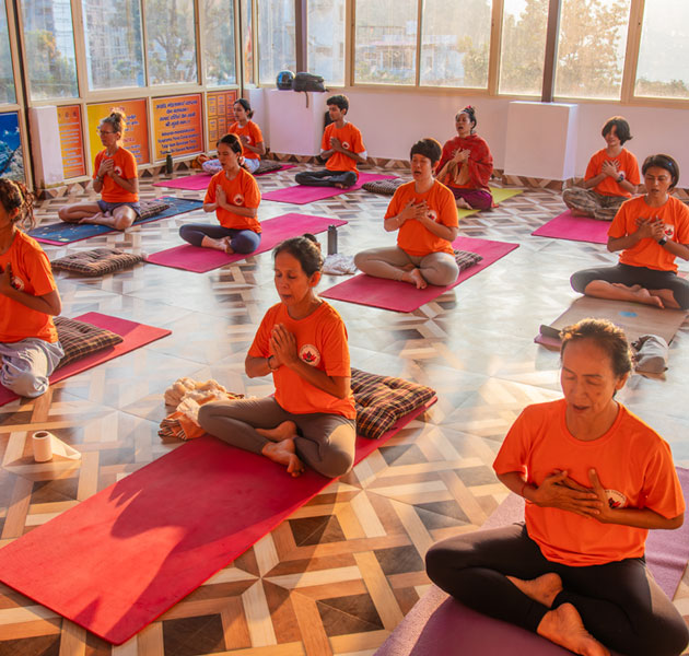 Traditional Yoga School In Rishieksh India